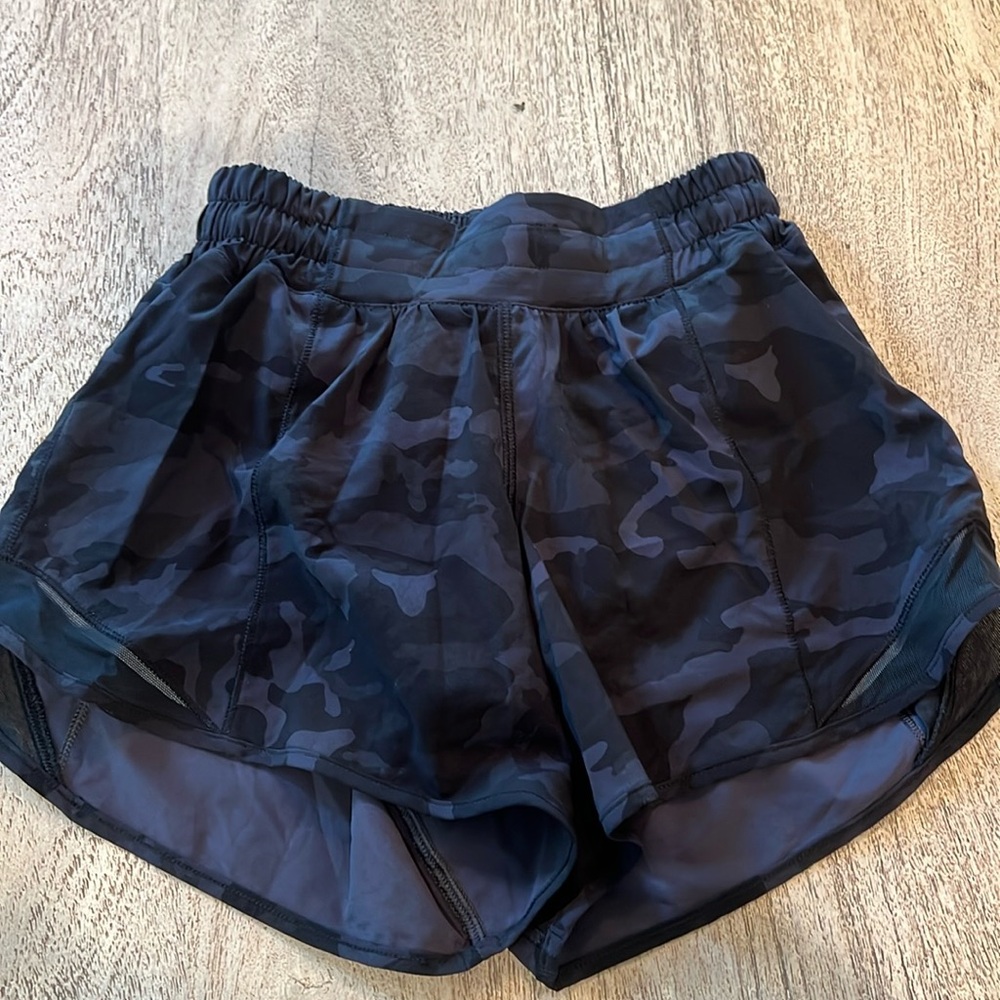 Lululemon Shorts Size 2 tall